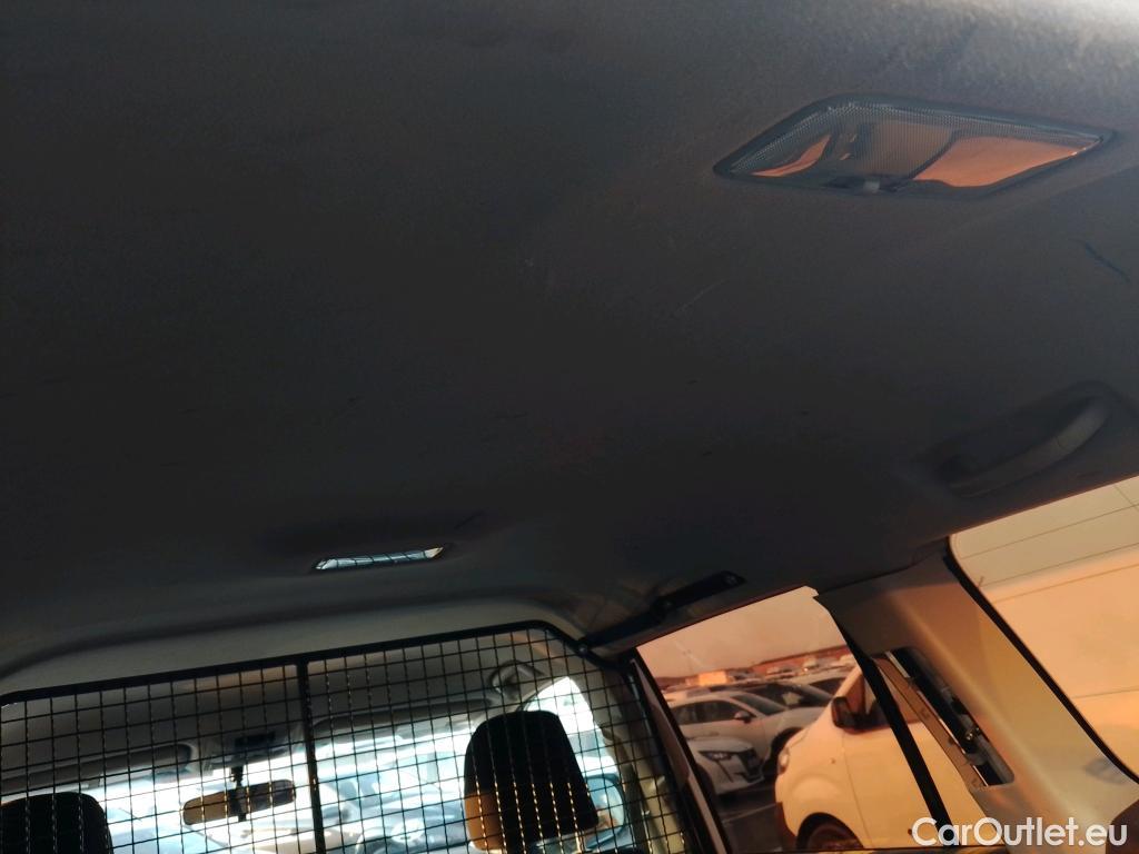 Toyota  Land Cruiser TOYOTA  / 2017 / 5P / todoterreno comercial 2.8 D-4D NX 2 Plazas #8