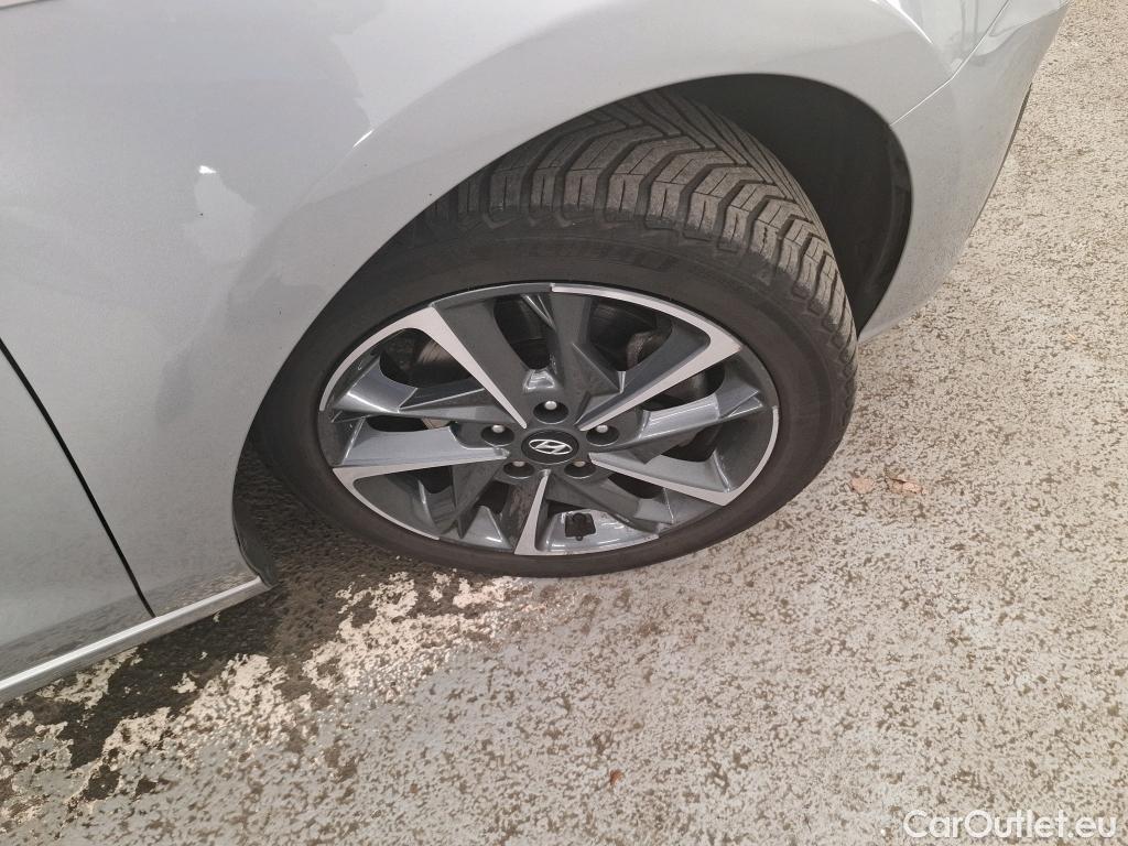  Hyundai  i30 HYUNDAI  Sport Wagon / 2020 / 5P / Break 1.0 T-GDI 120 DCT-7 MHEV CREATIVE SW #14