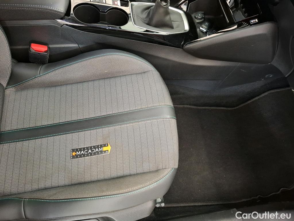  Peugeot  2008  Allure Pack 1.5 HDi 110CV BVM6 E6d #22