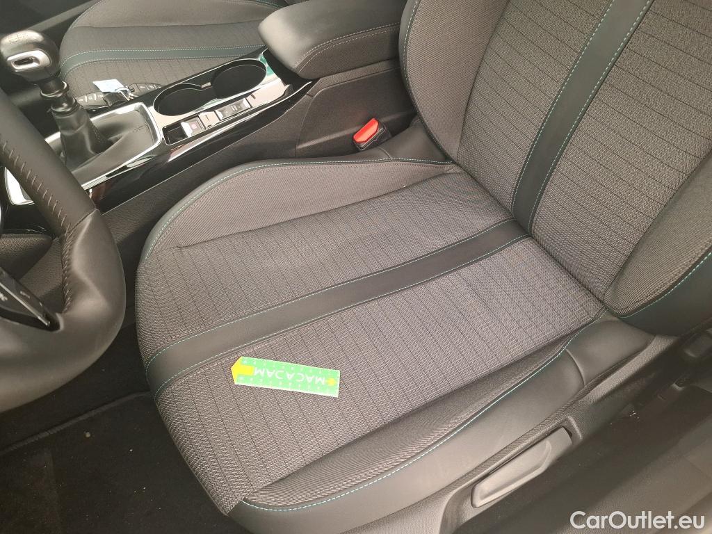  Peugeot  208  Allure Pack 1.2 PureTech 100CV BVM6 E6d #18