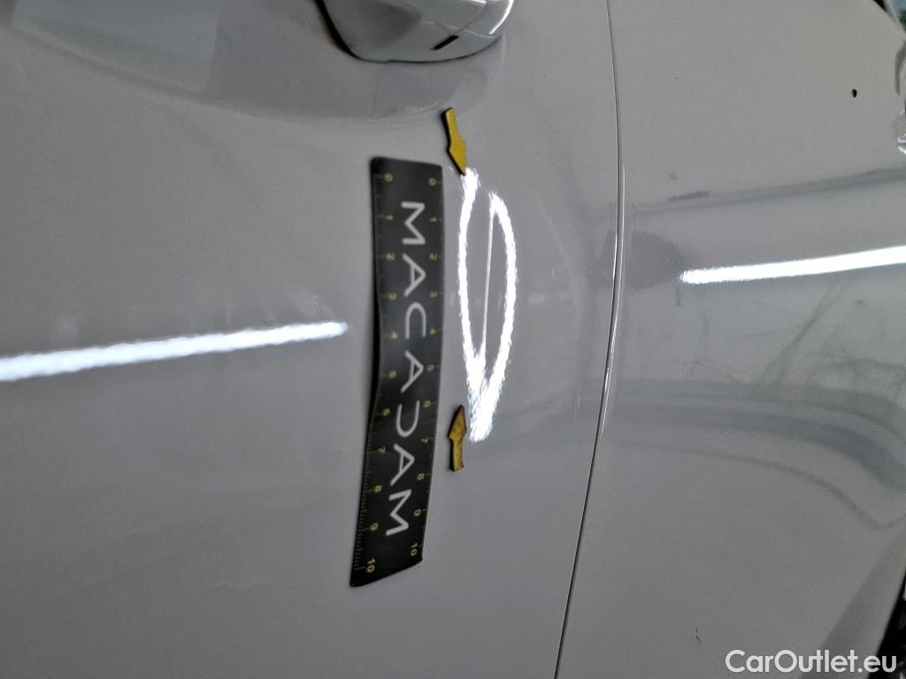  Mercedes  A-Klasse MERCEDES-BENZ Classe A Berline / 2018 / 4P / Berline A 200 d Business Line 8G-DCT #4