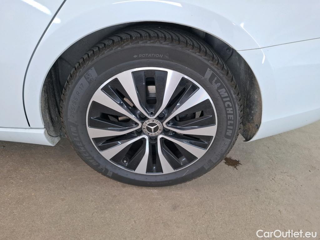  Mercedes  A-Klasse MERCEDES-BENZ Classe A Berline / 2018 / 4P / Berline A 200 d Business Line 8G-DCT #25