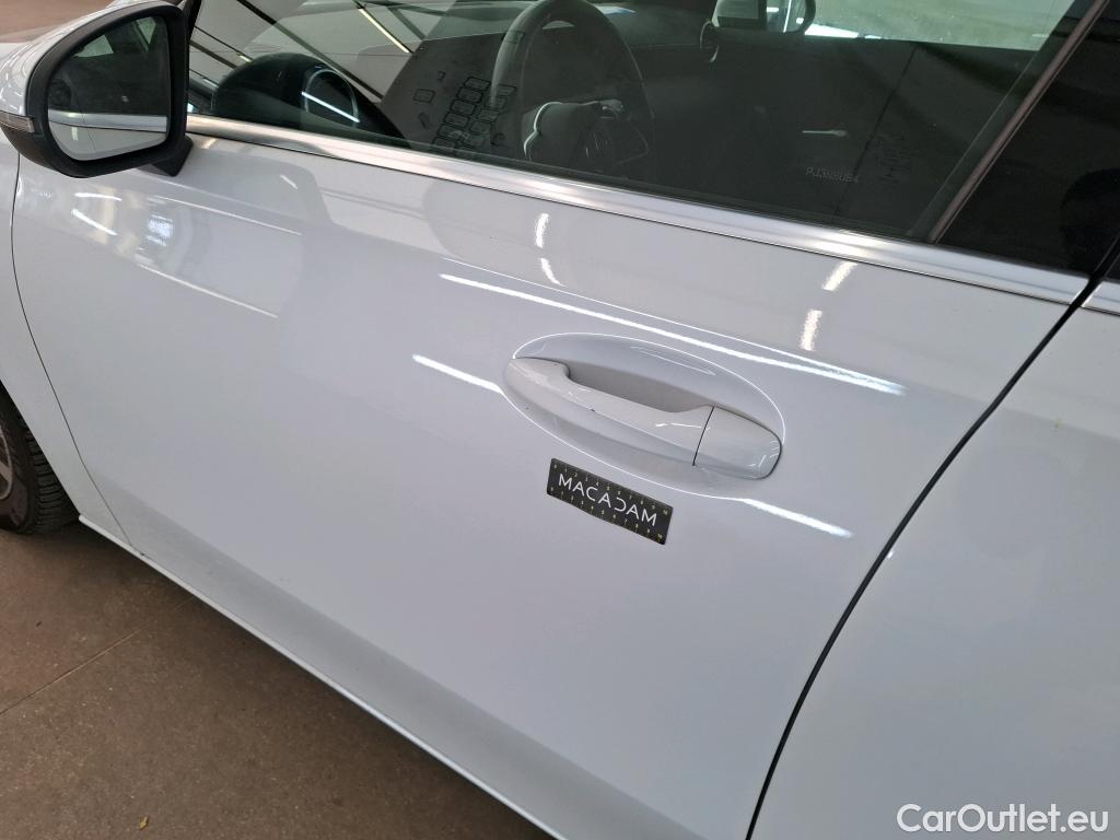  Mercedes  A-Klasse MERCEDES-BENZ Classe A Berline / 2018 / 4P / Berline A 200 d Business Line 8G-DCT #31