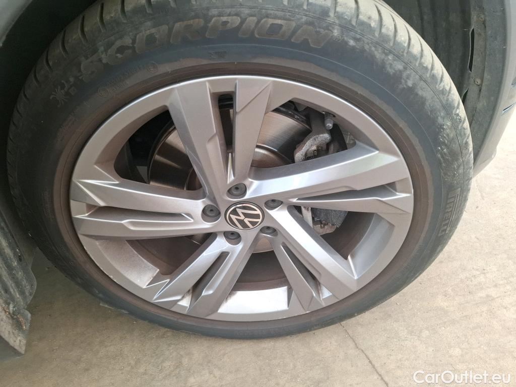  Volkswagen  Tiguan VOLKSWAGEN  / 2020 / 5P / SUV 1.4 eHybrid 245 DSG6 R-Line #5