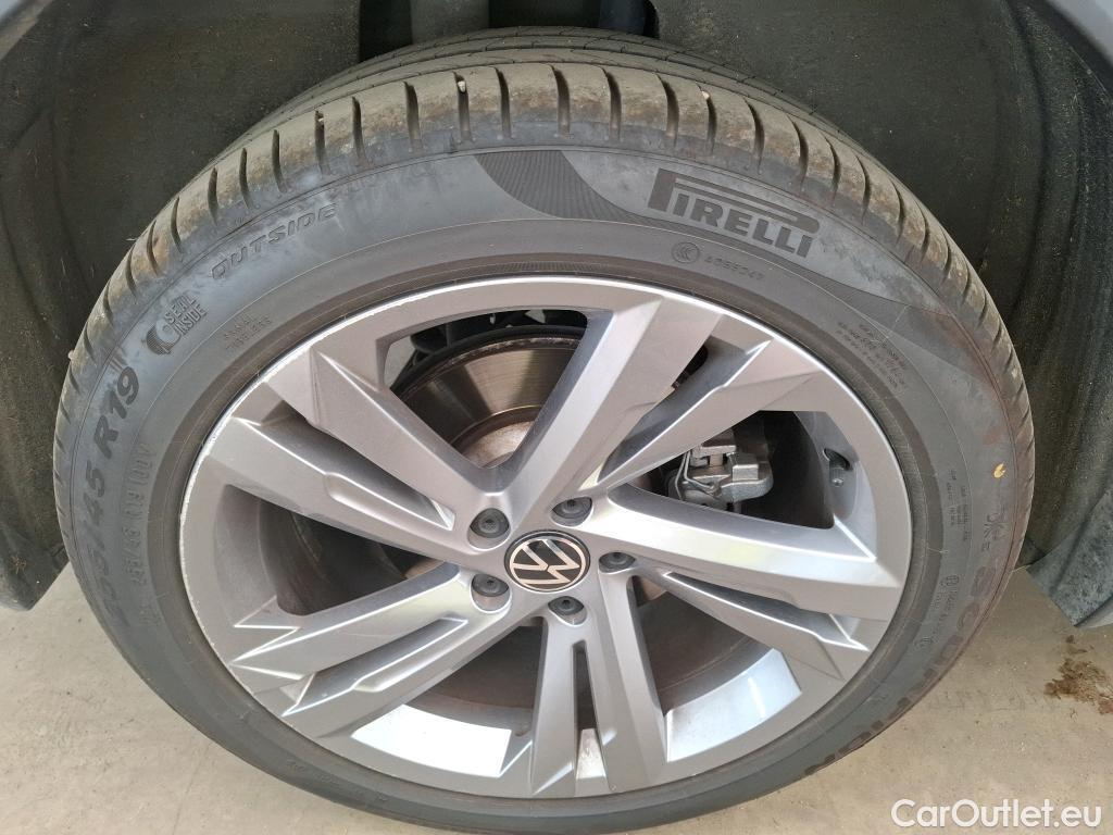  Volkswagen  Tiguan VOLKSWAGEN  / 2020 / 5P / SUV 1.4 eHybrid 245 DSG6 R-Line #1