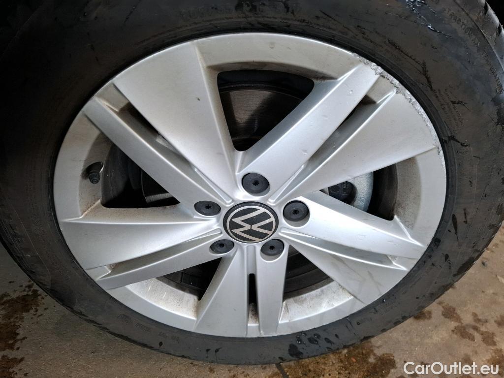  Volkswagen  Golf  VOLKSWAGEN / 2020 / 5P / Berline 2.0 TDI SCR 115 DSG7 Life Busi (Ex 383T) #4
