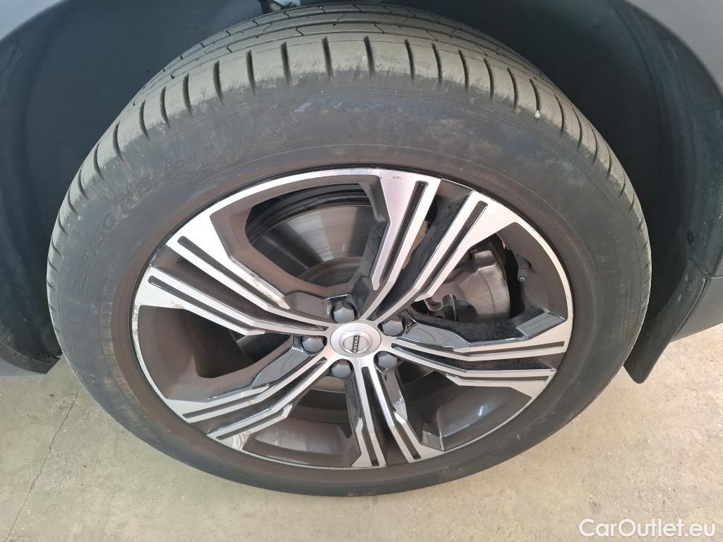  Volvo  XC 40 VOLVO XC40 / 2017 / 5P / SUV Recharge T4 211 DCT7 Inscription Busi #14