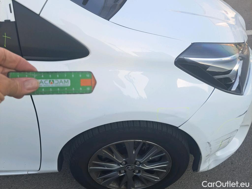  Toyota  Yaris TOYOTA  / 2017 / 5P / berlina con portón 1.5 100H Active #22