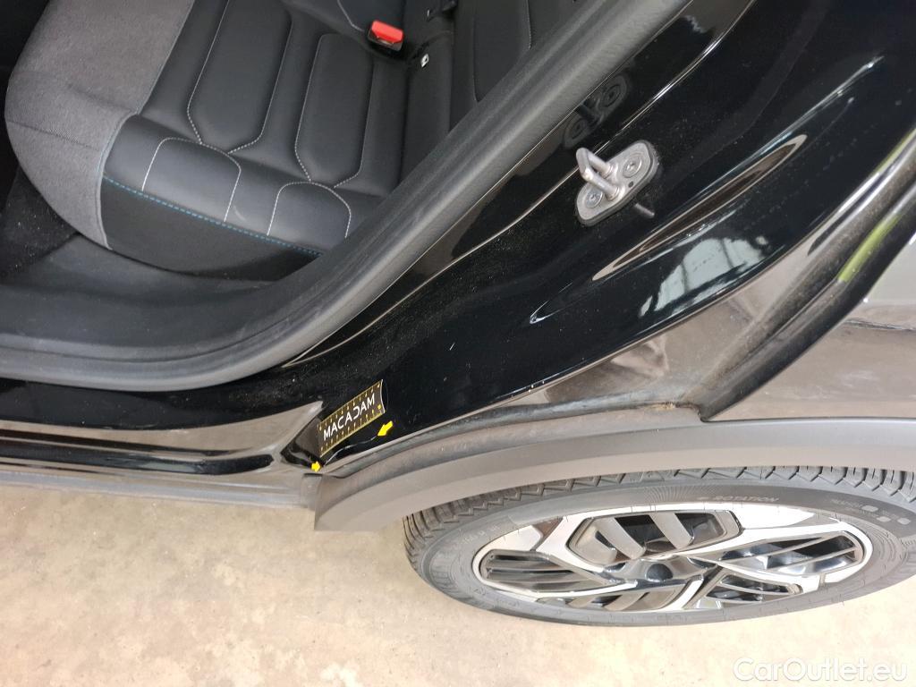  Citroen  C4  X Shine 1.2 PureTech 130CV BVA8 6E #18