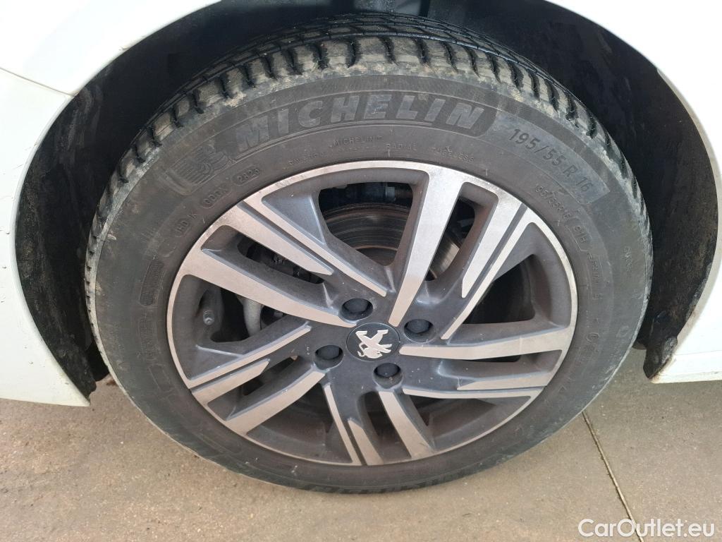  Peugeot  208  Style 1.2 PureTech 75CV BVM5 E6d #9