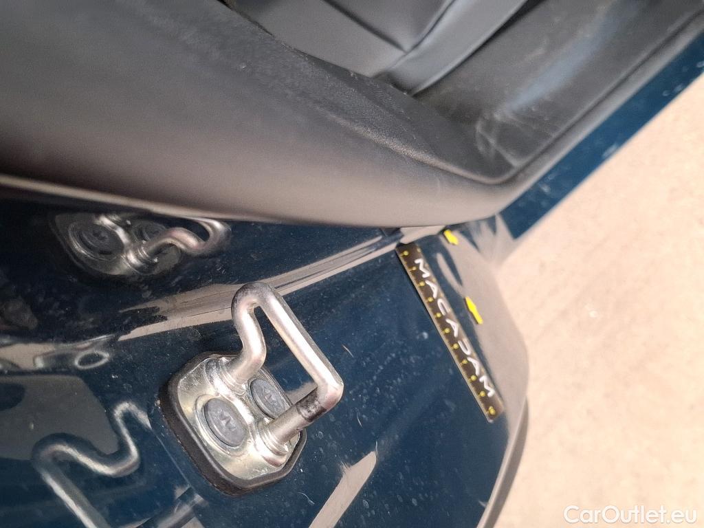  Peugeot  3008 PEUGEOT  / 2020 / 5P / SUV 1.6 HYBRID 225 E-EAT8 Allure Pack #38