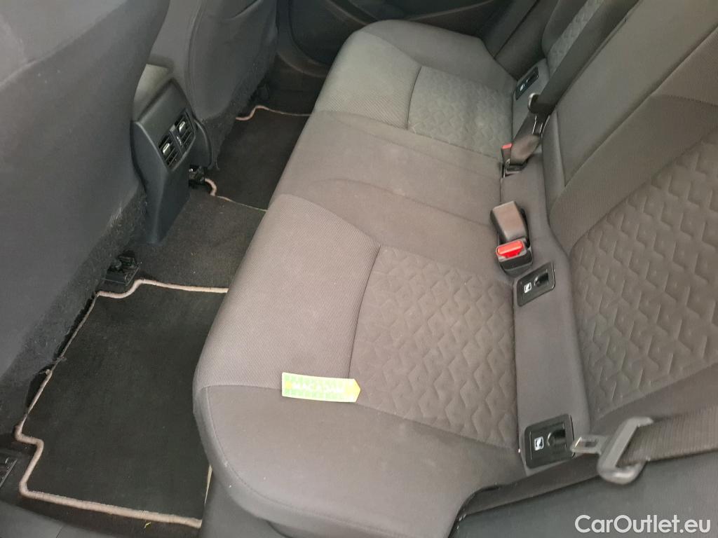  Toyota  Corolla TOYOTA  Touring Sports / 2018 / 5P / Break Hybride 122h Dynamic Business Stage Acad #60