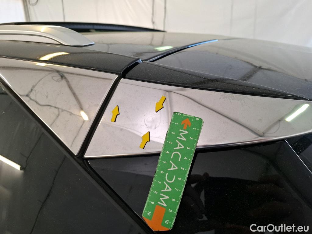 Peugeot  3008 PEUGEOT  / 2020 / 5P / SUV 1.6 HYBRID 225 E-EAT8 GT Pack #48