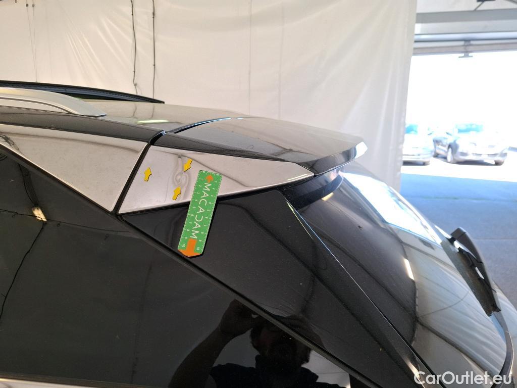  Peugeot  3008 PEUGEOT  / 2020 / 5P / SUV 1.6 HYBRID 225 E-EAT8 GT Pack #47