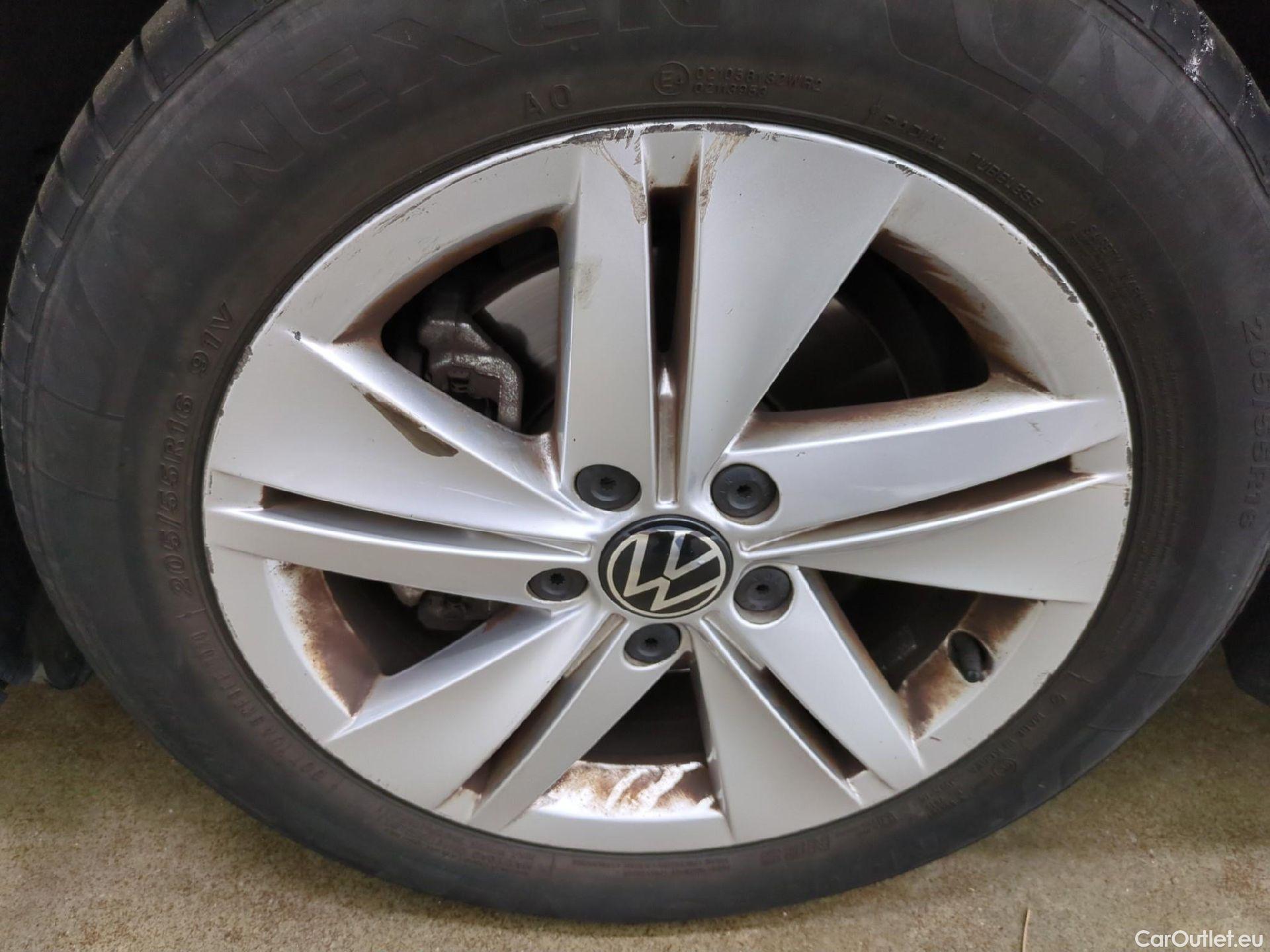  Volkswagen  Golf  VOLKSWAGEN / 2020 / 5P / Berline 2.0 TDI SCR 150 DSG7 Life Busi 1st #15