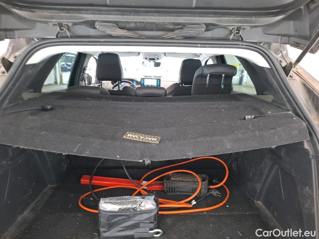  Peugeot  3008 PEUGEOT  / 2020 / 5P / SUV 1.6 HYBRID 225 E-EAT8 Allure #7