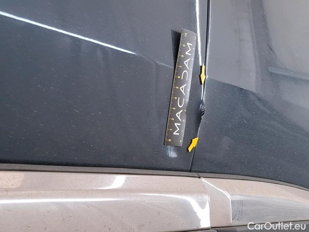  Peugeot  3008 PEUGEOT  / 2020 / 5P / SUV 1.6 HYBRID 225 E-EAT8 Allure Pack #3