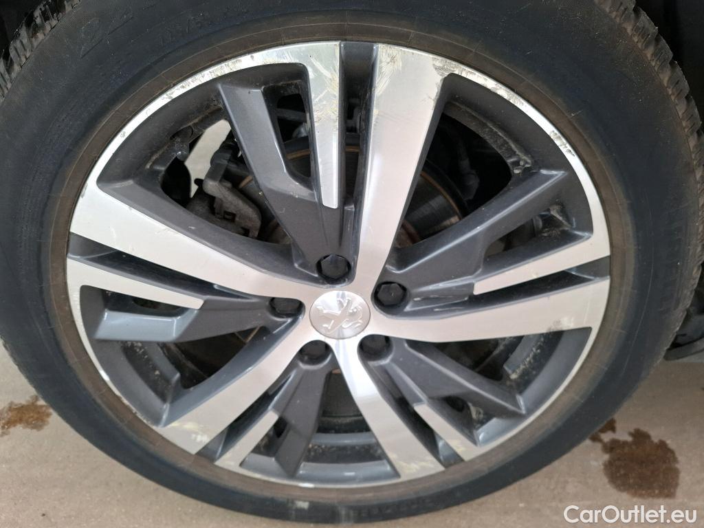  Peugeot  3008 PEUGEOT  / 2020 / 5P / SUV 1.6 HYBRID 225 E-EAT8 Allure #35