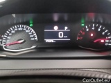 Peugeot  2008 PEUGEOT  / 2019 / 5P / CROSSOVER BLUEHDI 130 EAT8 ALLURE S/S AUT. #4