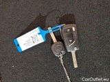  Toyota  Yaris TOYOTA  / 2020 / 5P / BERLINA HYBRID BUSINESS MY20 #147