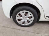  Toyota  Yaris TOYOTA  / 2017 / 5P / BERLINA 1.5 HYBRID ACTIVE #18