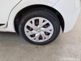  Toyota  Yaris TOYOTA  / 2017 / 5P / BERLINA 1.5 HYBRID ACTIVE #19