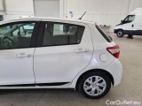  Toyota  Yaris TOYOTA  / 2017 / 5P / BERLINA 1.5 HYBRID ACTIVE #65