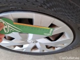  Toyota  Yaris TOYOTA  / 2017 / 5P / BERLINA 1.5 HYBRID ACTIVE #86