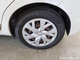  Toyota  Yaris TOYOTA  / 2017 / 5P / BERLINA 1.5 HYBRID ACTIVE #82