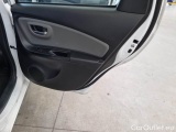  Toyota  Yaris TOYOTA  / 2017 / 5P / BERLINA 1.5 HYBRID ACTIVE #105