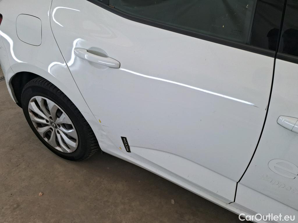  Renault  Megane  IV Berline 5pt. Société Air Nav 1.5 dCi 90CV BVM6 E6 #18