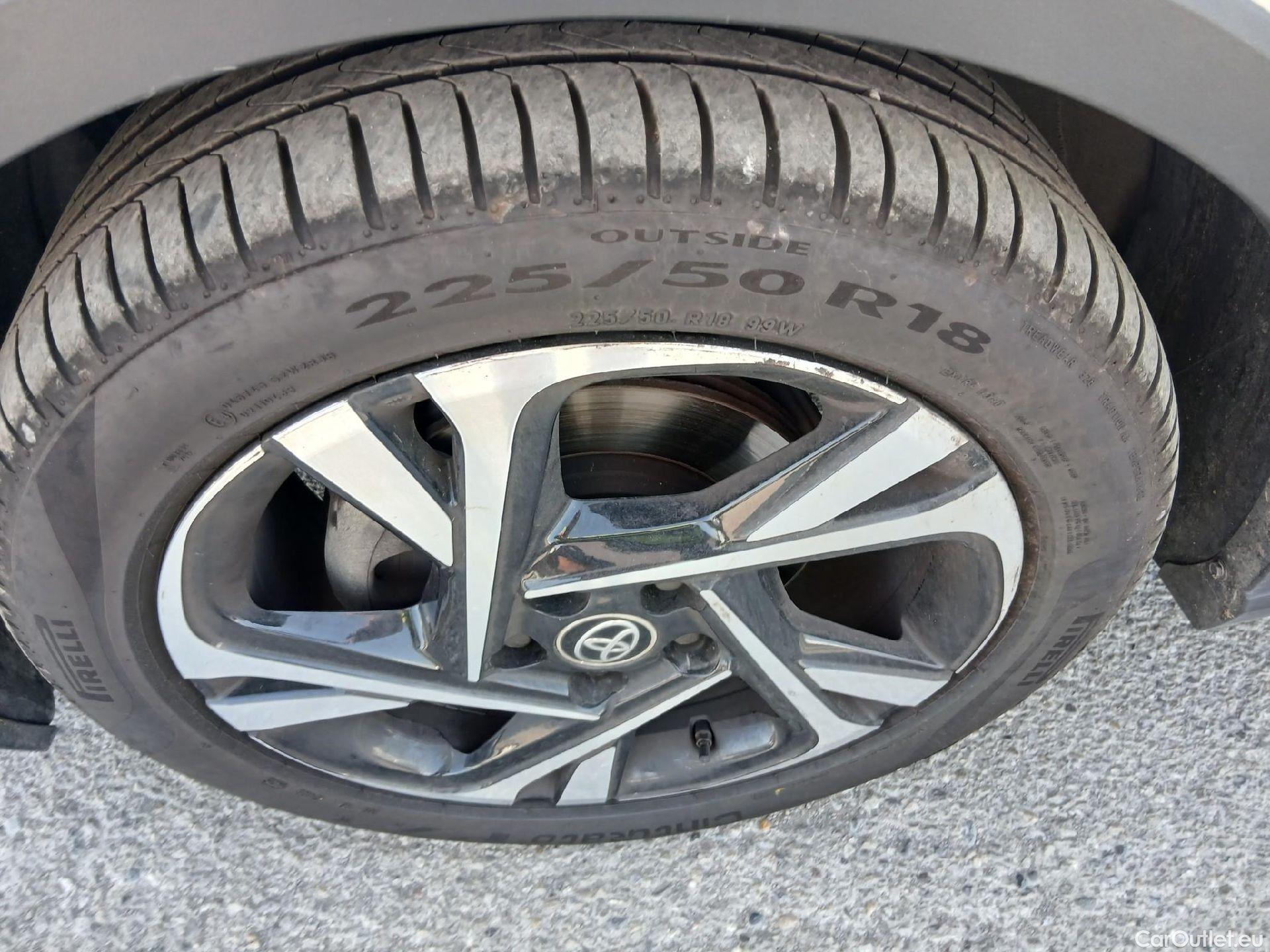  Toyota  C-HR TOYOTA  / 2019 / 5P / todoterreno 1.8 125H Advance (CM2) #5
