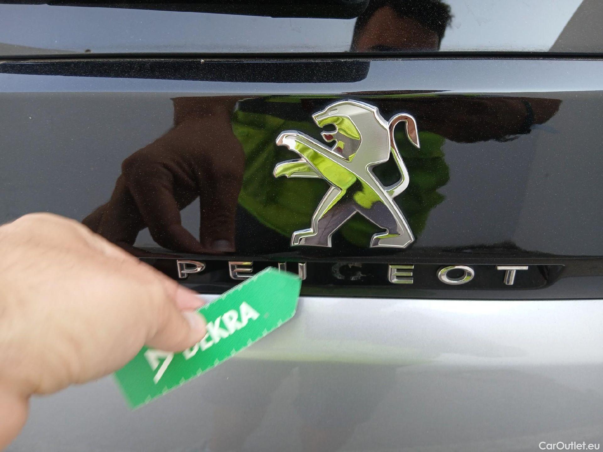  Peugeot  5008 PEUGEOT  / 2020 / 5P / todoterreno 1.5 BlueHDi 96kW S&S Allure Pack EAT8 #38