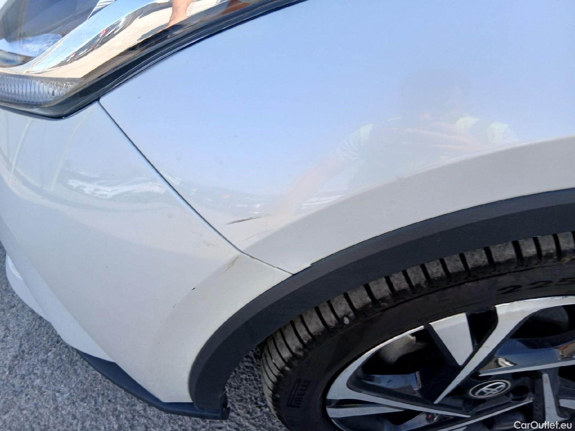  Toyota  C-HR TOYOTA  / 2019 / 5P / todoterreno 1.8 125H Advance (CM2) #4