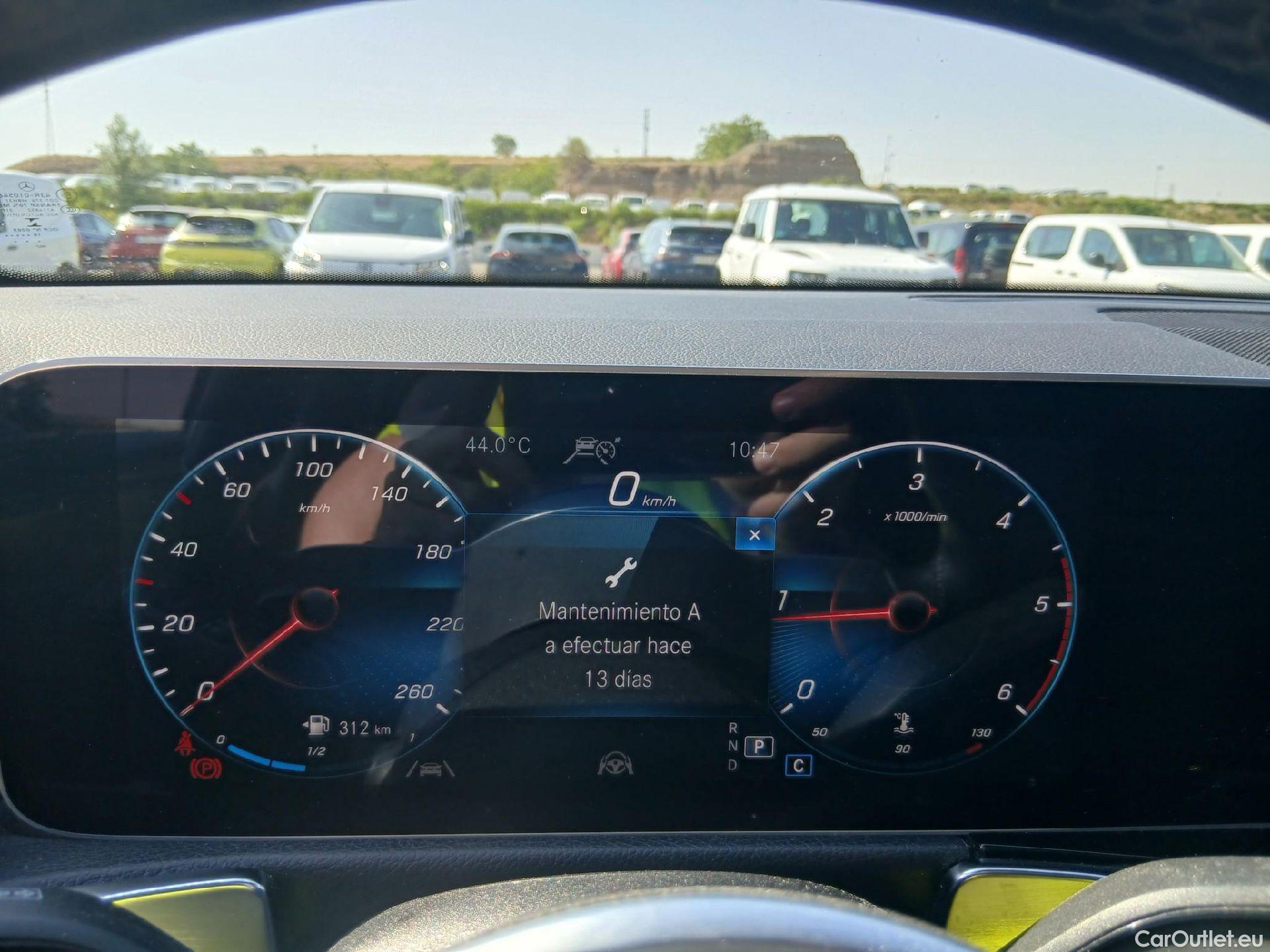  Mercedes  GLB MERCEDES-BENZ  / 2019 / 5P / todoterreno 2.0  200 D DCT 110KW (150CV) (AC) #50