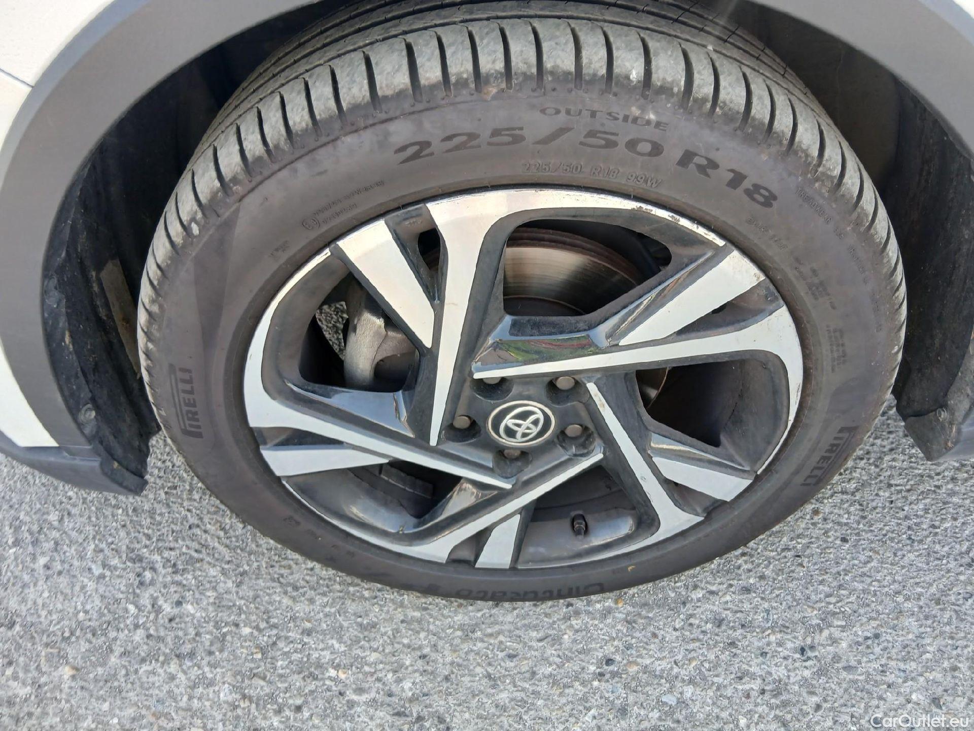  Toyota  C-HR TOYOTA  / 2019 / 5P / todoterreno 1.8 125H Advance (CM2) #7