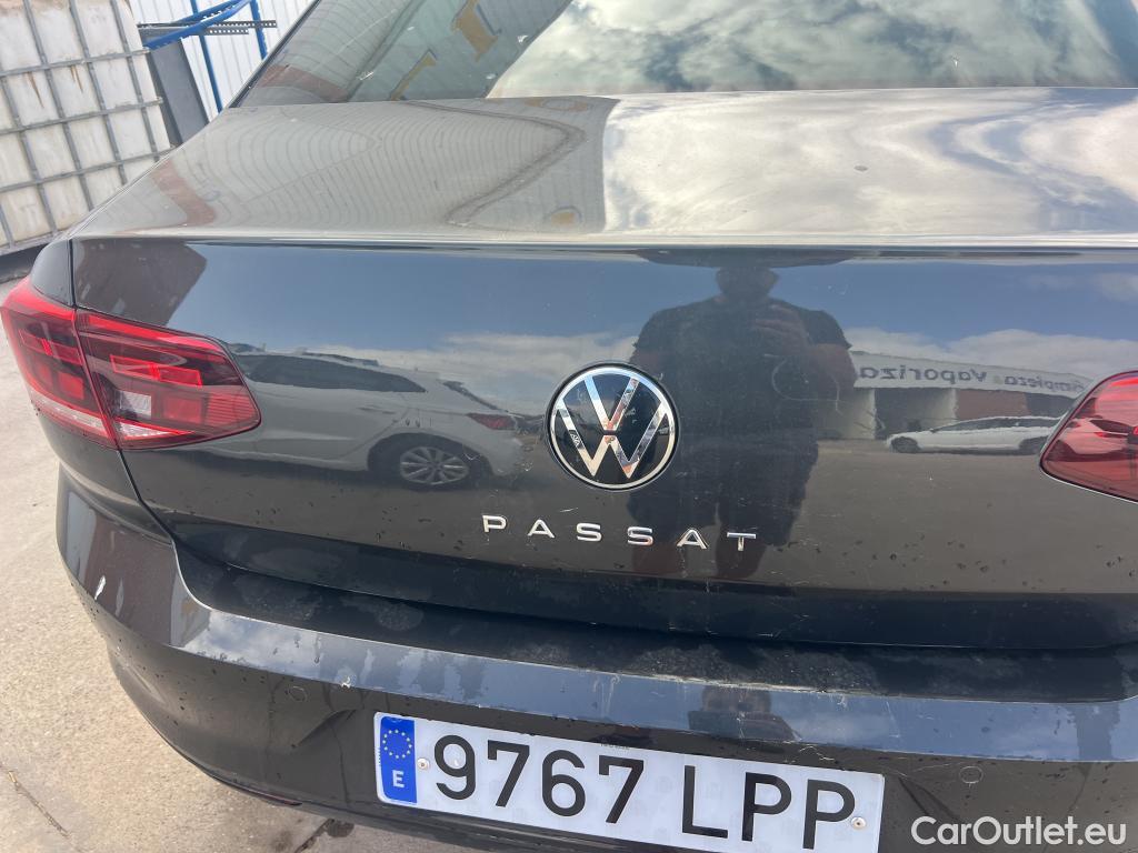  Volkswagen  Passat VOLKSWAGEN  / 2019 / 4P / sedán Executive 1.5 TSI 110kW (150CV) DSG #1