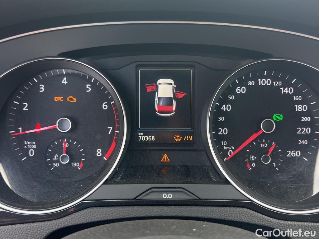  Volkswagen  Passat VOLKSWAGEN  / 2019 / 4P / sedán Executive 1.5 TSI 110kW (150CV) DSG #28