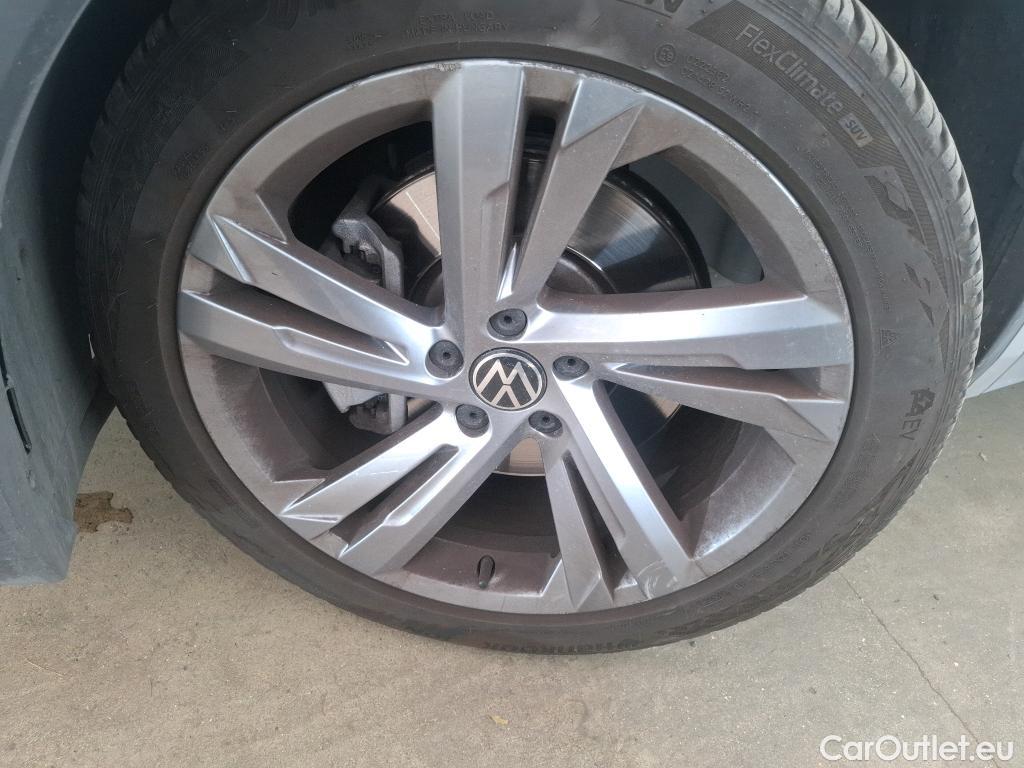  Volkswagen  Tiguan  / 2020 / 5P / SUV 1.4 eHybrid 245 DSG6 R-Line Exclusive #26