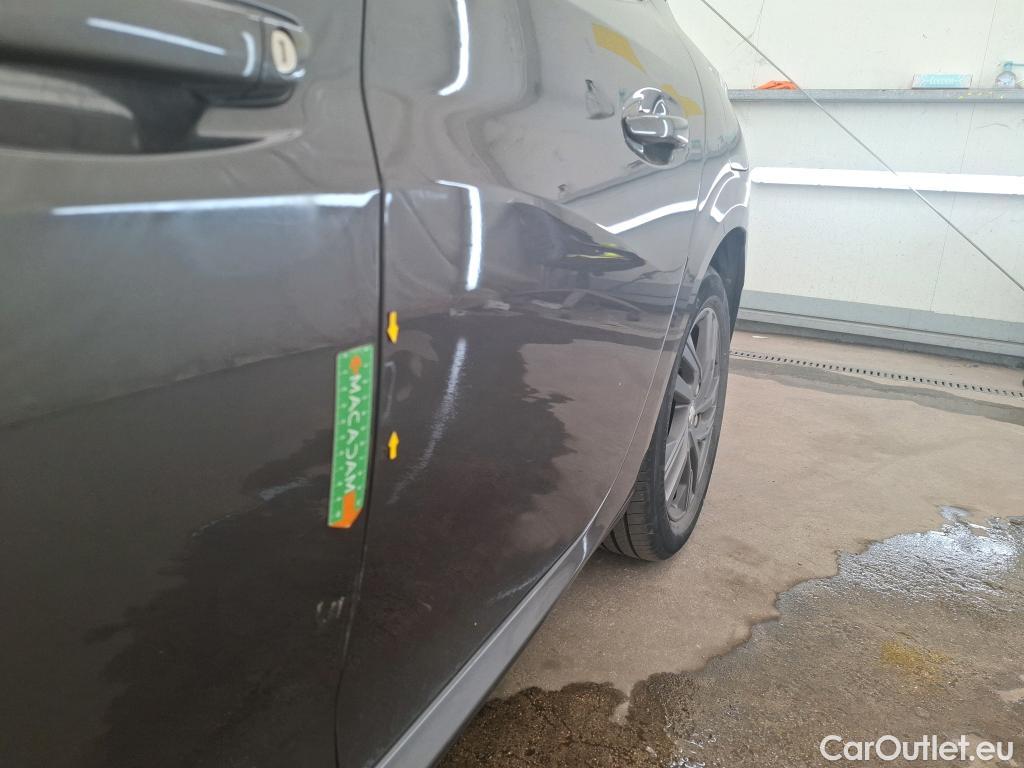  Peugeot  208  Active Pack 1.5 HDi 100CV BVM6 E6d #22