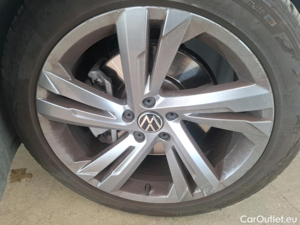  Volkswagen  Tiguan  / 2020 / 5P / SUV 1.4 eHybrid 245 DSG6 R-Line Exclusive #27