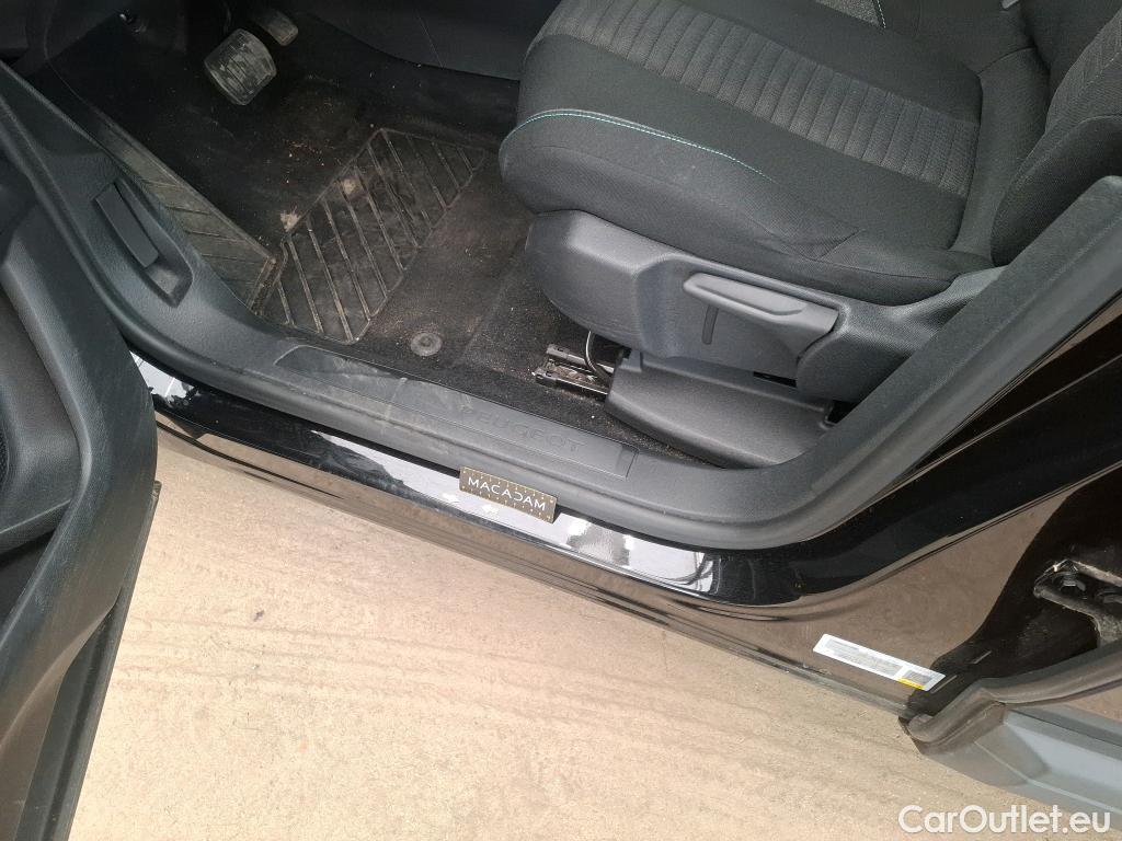  Peugeot  3008  II Active Pack 1.2 PureTech 130CV BVA8 E6d #6