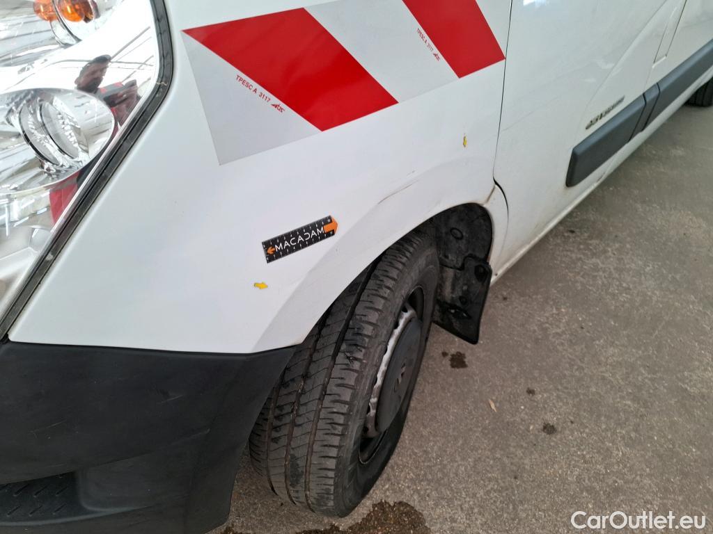  Renault  Master  III Fourgon L2H2 3 5 Grand Confort dCi #16