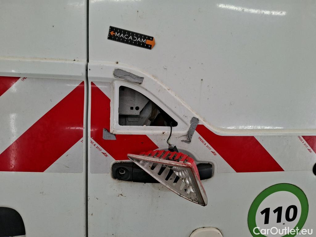  Renault  Master  III Fourgon L2H2 3 5 Grand Confort dCi #40