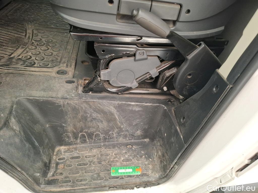  Peugeot  Boxer  Fourgon 330 L1H1 Asphalt BlueHDi 120 Stop&Start 2.2 120CV BVM6 #27