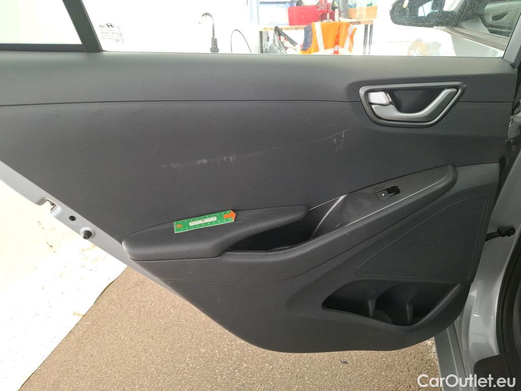  Hyundai   Ioniq Ioniq Business Hybrid 1.6 GDI 140CV BVA6 E6dT #1
