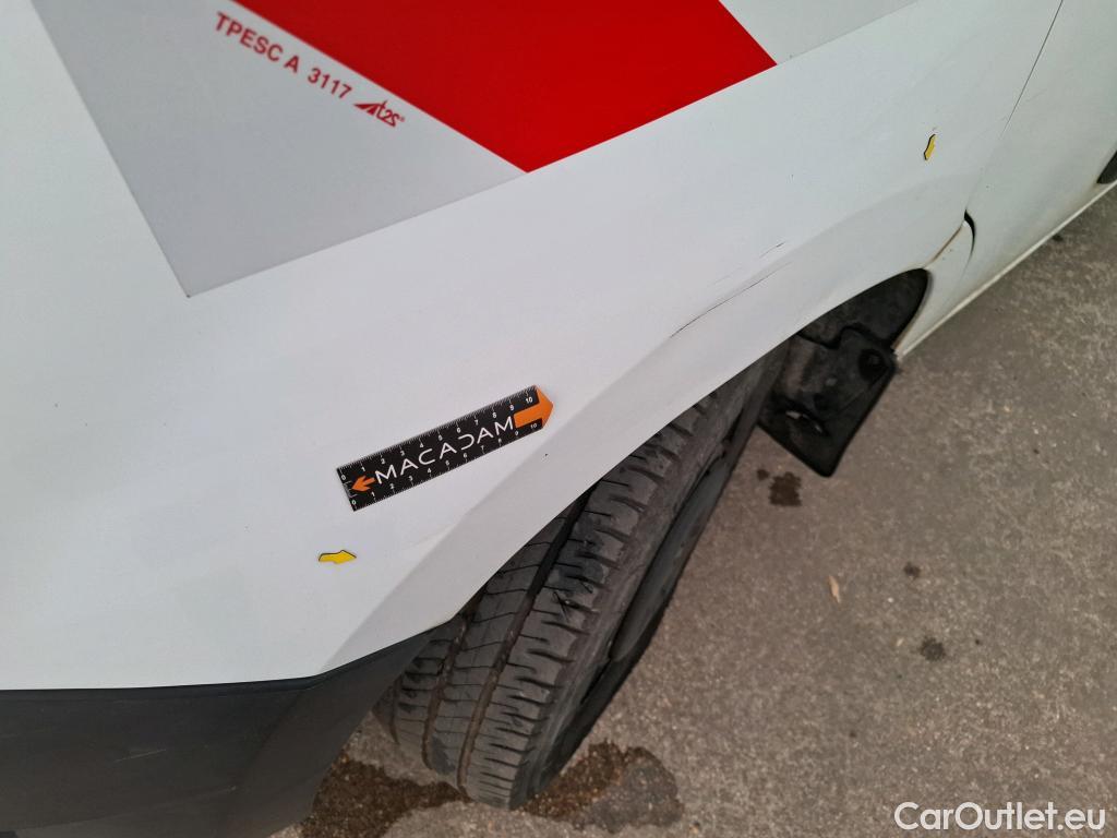  Renault  Master  III Fourgon L2H2 3 5 Grand Confort dCi #17