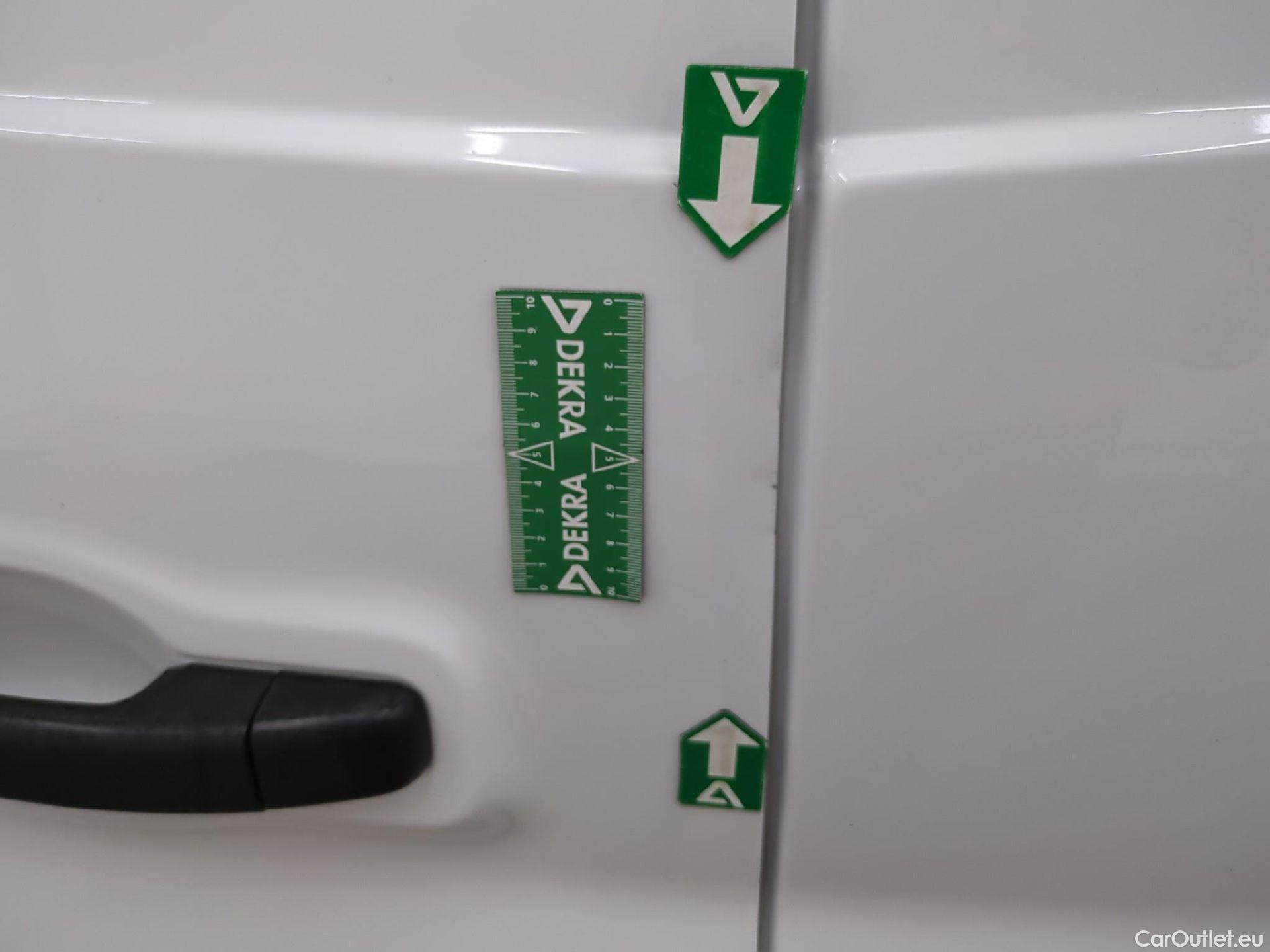  Renault  Trafic  Fourgon L2H1 3T Grand Confort 2.0 dCi 130CV BVM6 E6d #33