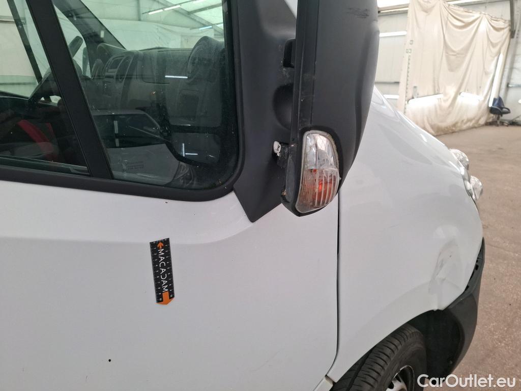  Renault  Master  III Fourgon L2H2 3 5 Grand Confort dCi #48