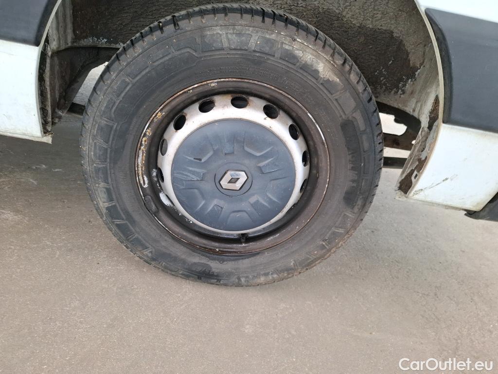  Renault  Master  III Fourgon L2H2 3 5 Grand Confort dCi #37